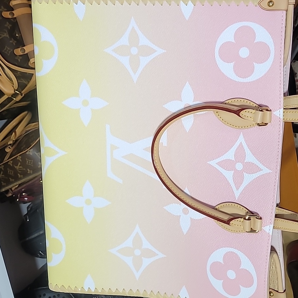 Louis Vuitton Onthego GM GUAM  Special  Edition  Collection New - Picture 16 of 16